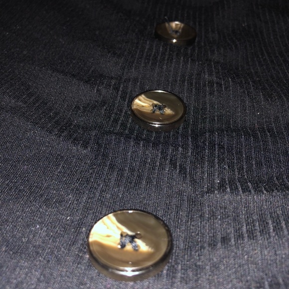 CROP BUTTON DOWN - Picture 2 of 3